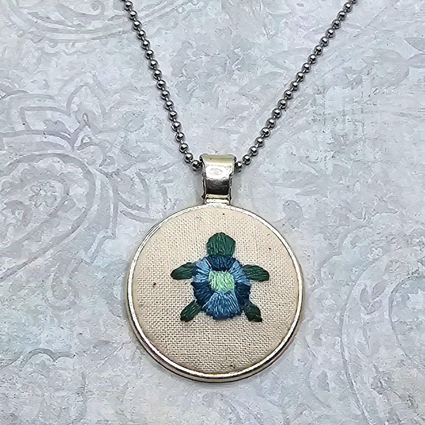 Turtle Necklace - Silver - Hand Embroidery