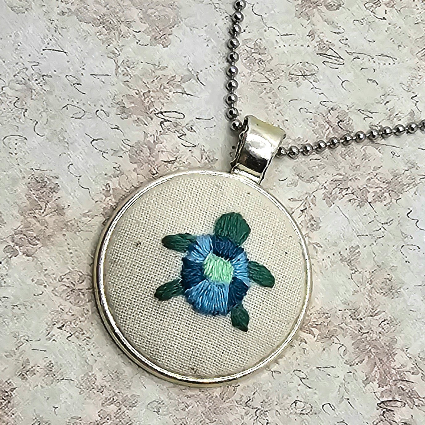Turtle Necklace - Silver - Hand Embroidery
